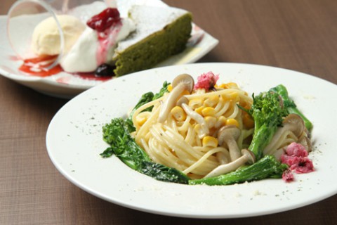JUICY DISH 焼肉南大門 菜の花の春色パスタ(サラダ・スープ付)880円
