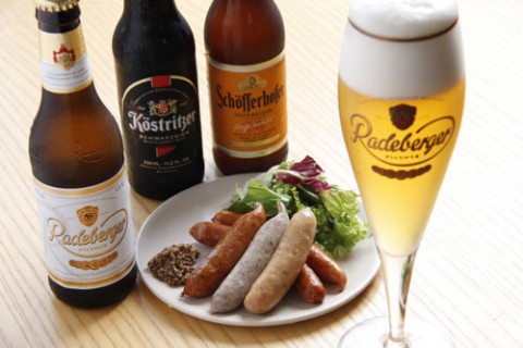 トラットリア のんびりや食堂　ドイツビールとソーセージ盛り合わせ　980円