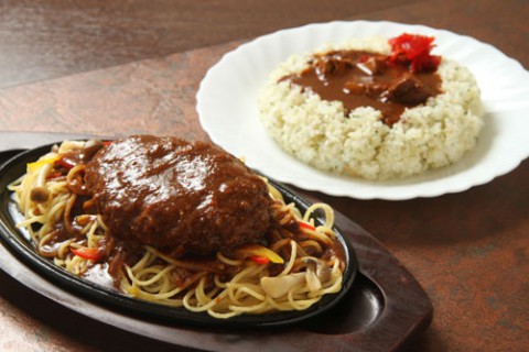 酒宴厨房 はく スパメンチカツセット900円・ガーリックライス780円