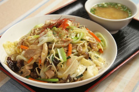 中国料理チャイナ食堂 夜来香 豚骨塩焼きそば(スープ付)800円