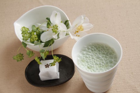 お茶だけの店 日曜喫茶館 抹茶ラテ 500円