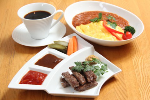 カフェレストラン オムトロ カットステーキセット(夜限定)1,600円