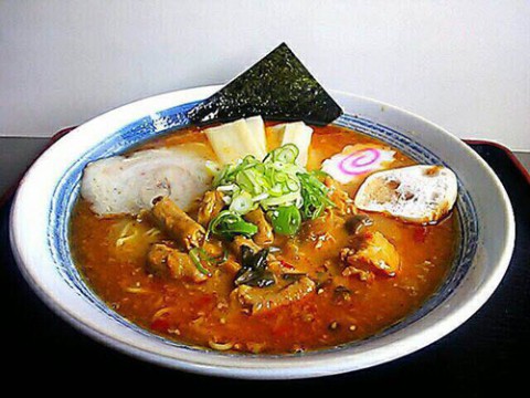 めん吉 西帯広店 もつ煮ラーメン(辛口)850円