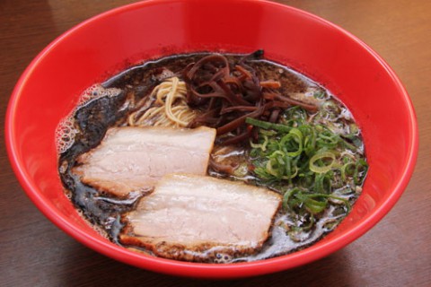 麺処たざ和 TAZATON(タザトン)黒豚骨ラーメン 750円