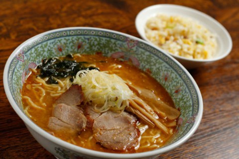 点心坊 Aセット(写真は味噌ラーメン) 800円
