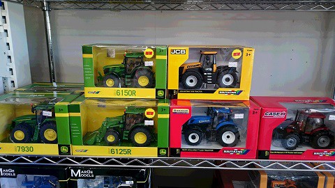 イギリスより希少トラクターミニチュア入荷!