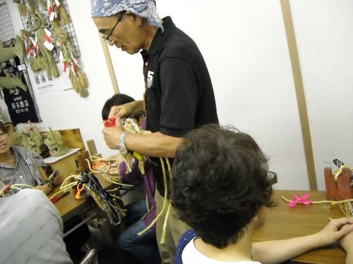 藤山順二氏、わら草履作り体験教室、無事に終了しました。