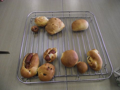 パン作りのお手伝い