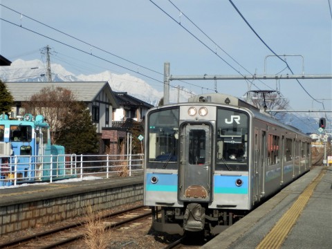 登った山をバックに列車を見るツアー 鹿島槍ヶ岳編