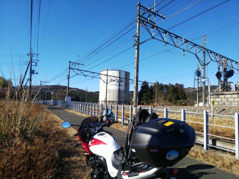 登った山をバックに列車を見るツアー 日和田山編