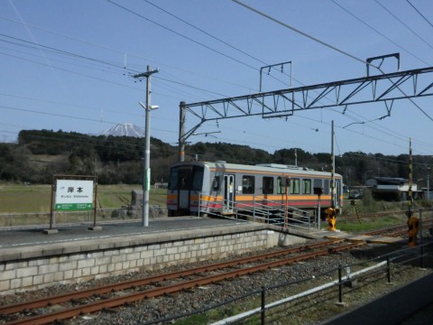 登った山をバックに列車を見るツアー、伊吹山編