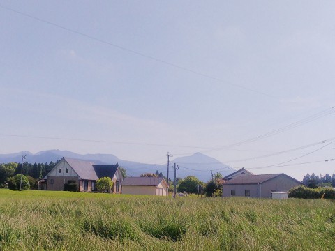 登った山をバックに列車を見るツアー 高千穂峰編