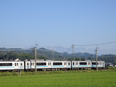 登った山をバックに列車を見るツアー、鹿島槍ヶ岳編