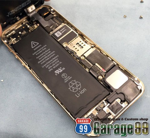 iPhoneのバッテリー交換! 修理時間最短10分~!