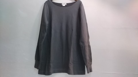 バストアップ効果の裏毛プルオーバー