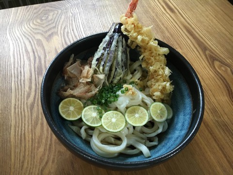 ぶっかけすだちうどん好評販売中!