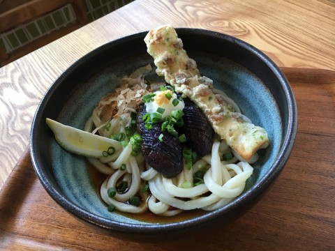 ぶっかけうどん　茄子の煮びたし販売中