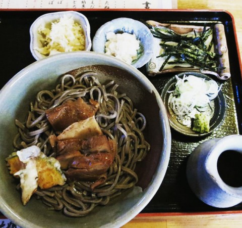 本日の1人昼メシ  御影 農志塾で ぶっかけ地鶏そばを❗