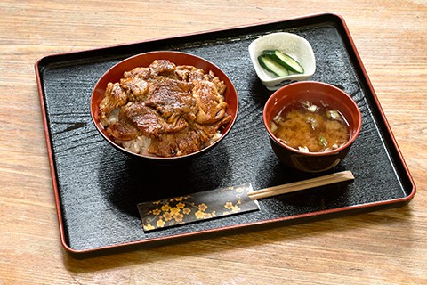 新メニュー 豚丼