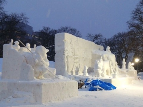 札幌雪祭りは開幕直前 雪は足りたようだ