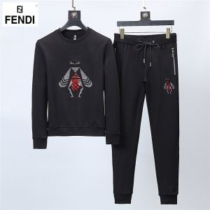 魅力を引き出してくれる FENDI フェンディ 人気アイテムが勢ぞろい