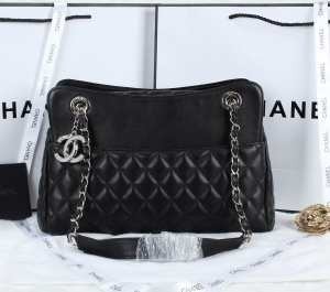 抜群の雰囲気が作れる! CHANEL シャネル 手持ち&ショルダー掛け 90203